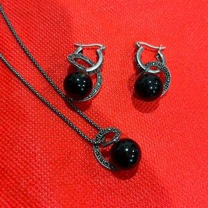 Onyx, sterling silver and marquisate set
